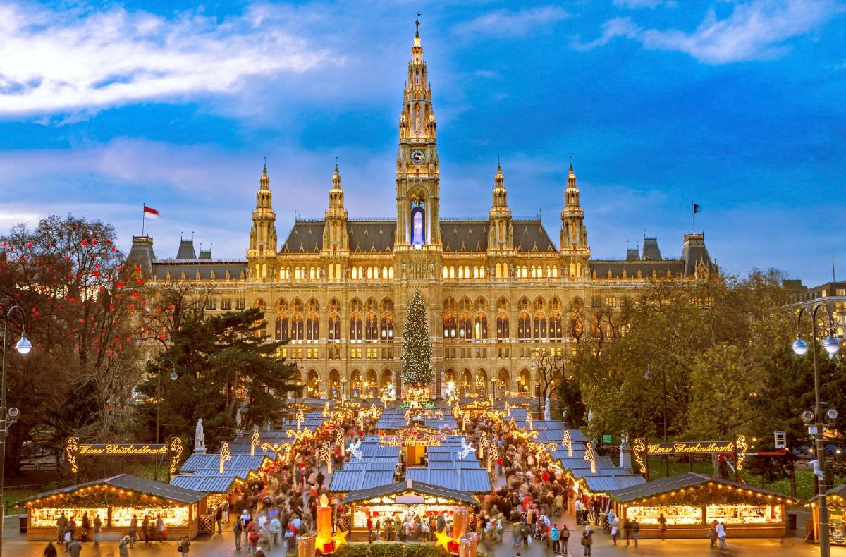 Vienna Christmas Markets 2026: Dates, Map & Local Tips