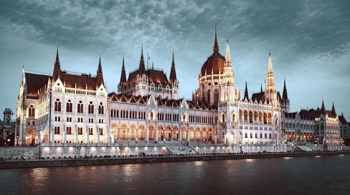 Vienna to Budapest: Day Trip or Overnight? (Complete Guide)